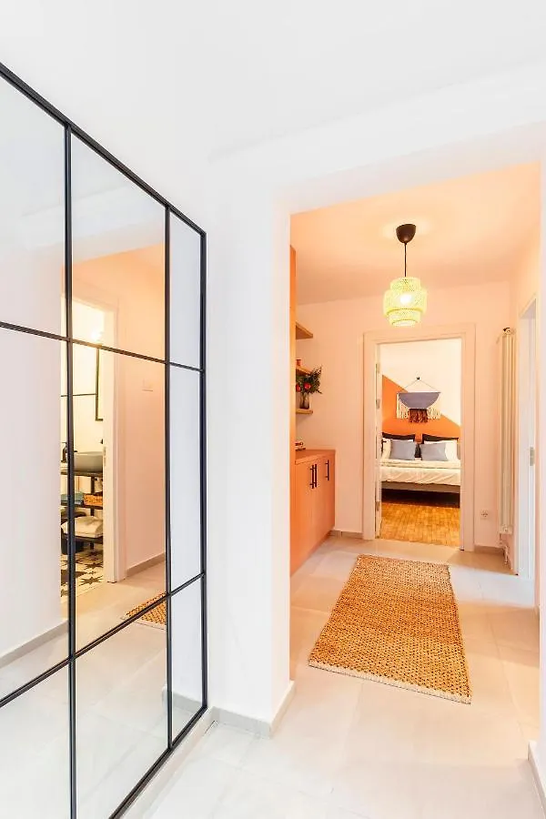Central Modern Flat Near Metro & Park Apartment Bucharest