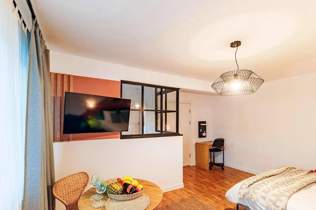 Central Modern Flat Near Metro & Park Apartment Bucharest