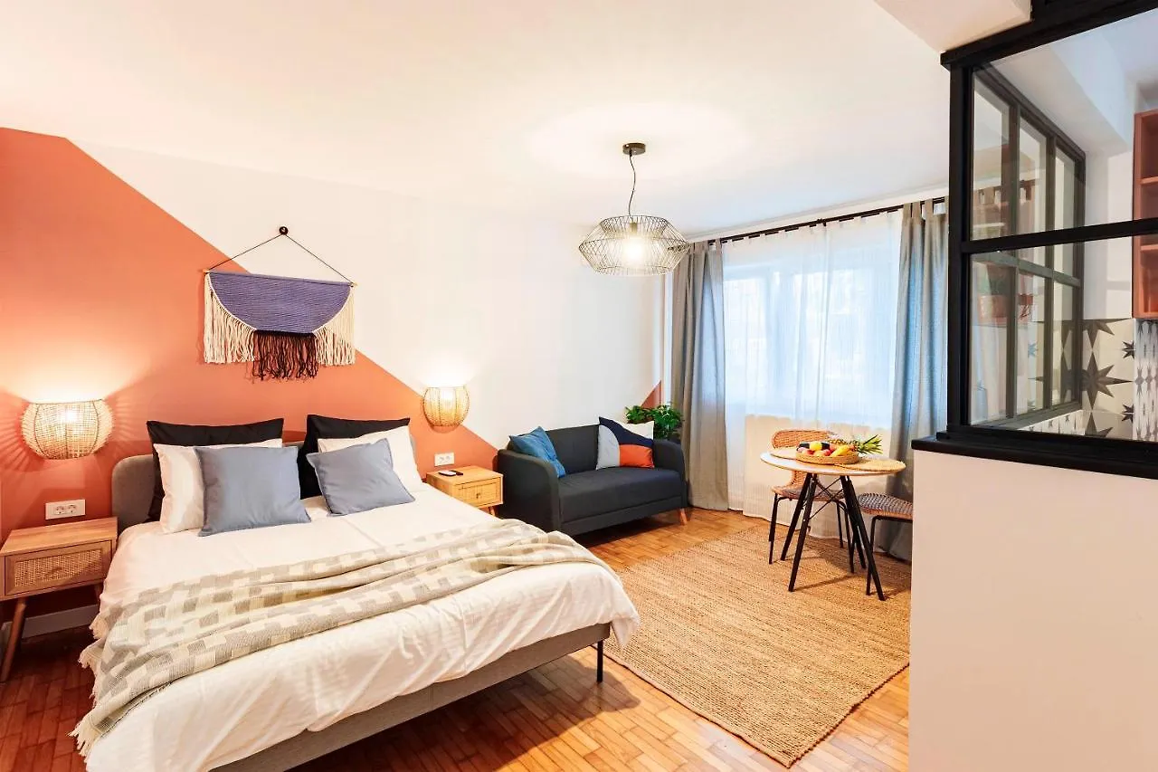 Central Modern Flat Near Metro & Park Apartment Bucharest 0*,  Romania